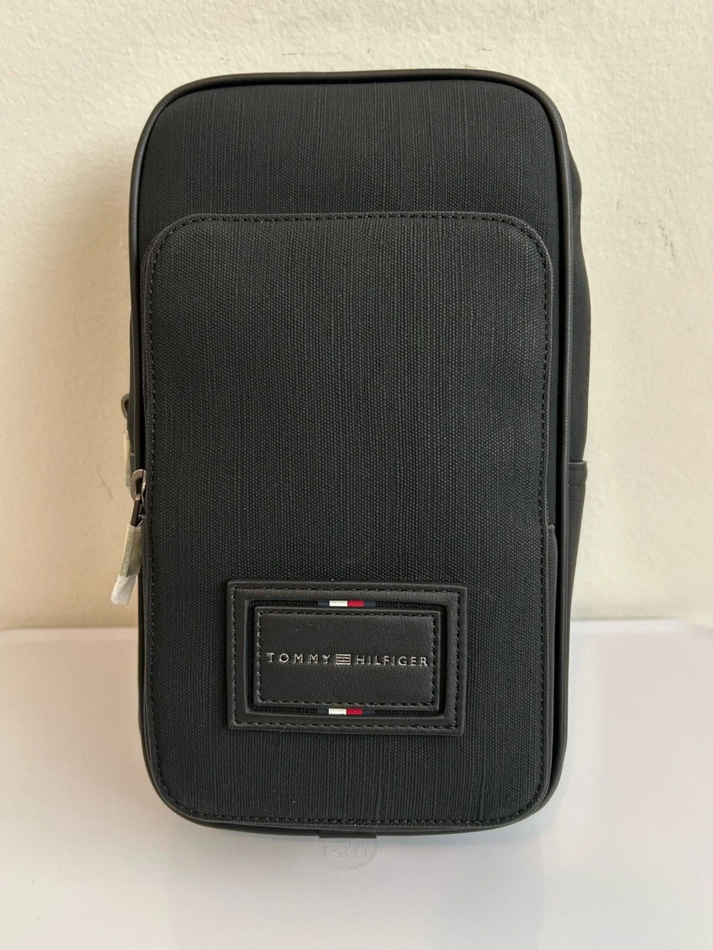 NWT Tommy Hilfiger Men's Black Foundation Crossbody Sling Bag